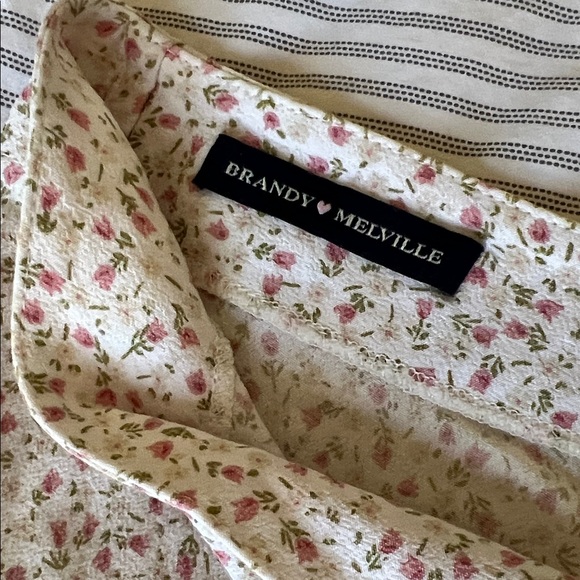 Brandy Melville Floral Wrap Skirt. EUC - Picture 3 of 5